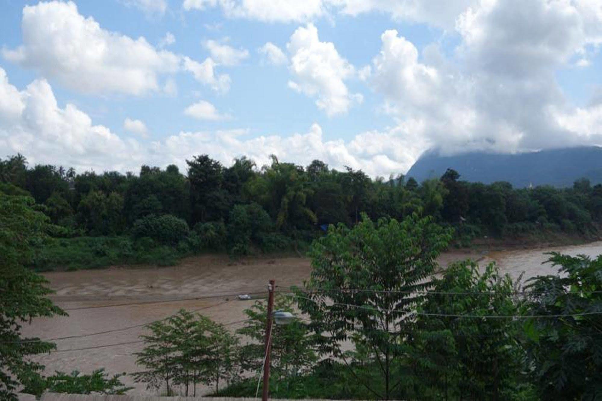 Namkhan Riverside Hotel Luang Prabang Exteriör bild